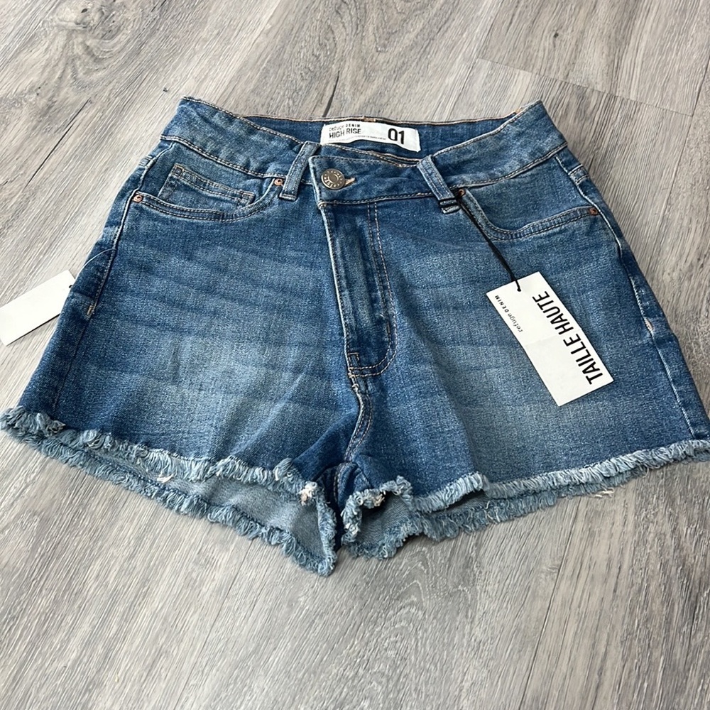 Refuge denim high rise shorts size 01 NWT